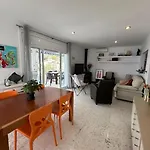 Preciosa Casa Con Piscina Desbordante Y Vistas Al Mar *