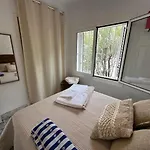 Preciosa Casa Con Piscina Desbordante Y Vistas Al Mar *