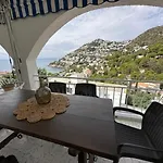 Preciosa Casa Con Piscina Desbordante Y Vistas Al Mar Roses