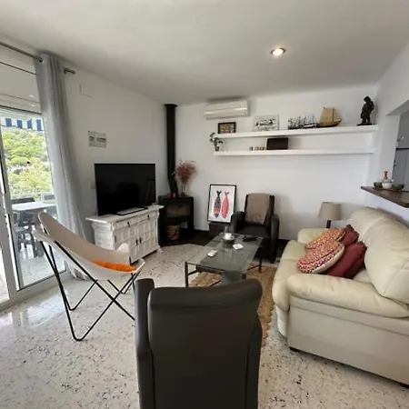 Preciosa Casa Con Piscina Desbordante Y Vistas Al Mar Daire
