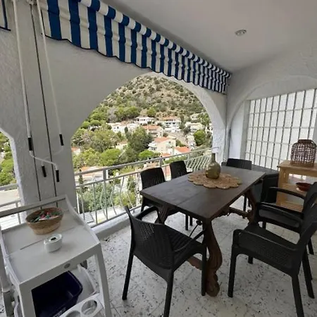 Preciosa Casa Con Piscina Desbordante Y Vistas Al Mar Daire Roses