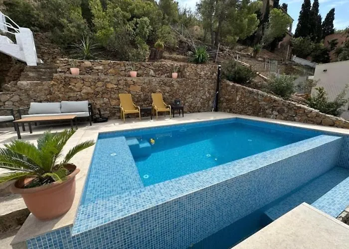 Preciosa Casa Con Piscina Desbordante Y Vistas Al Mar Daire