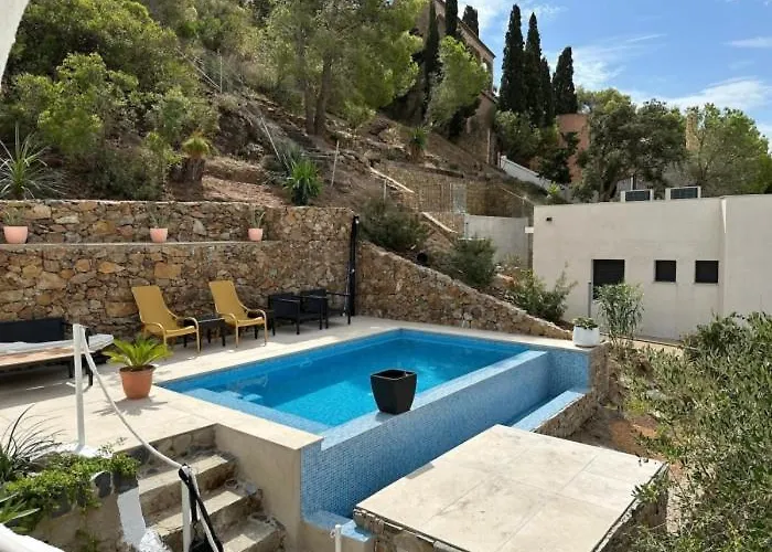 Preciosa Casa Con Piscina Desbordante Y Vistas Al Mar Daire *
